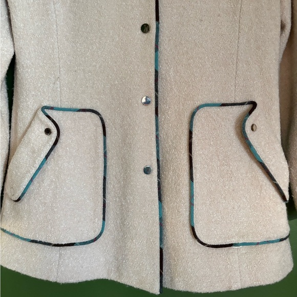 Beige jacket - Picture 6 of 12